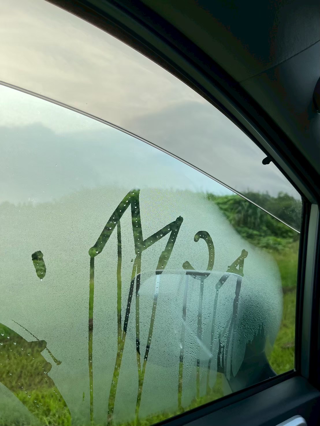 主翼の組み立て